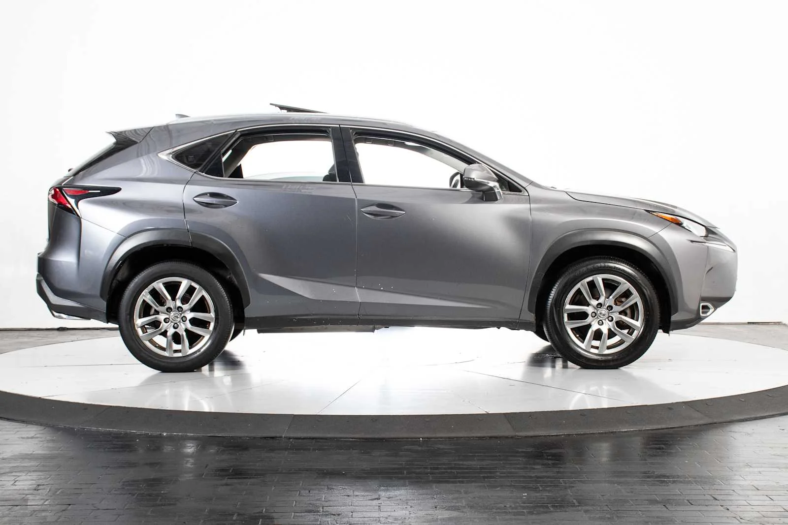 Used 2016 Nebula Gray Pearl Lexus  image 8