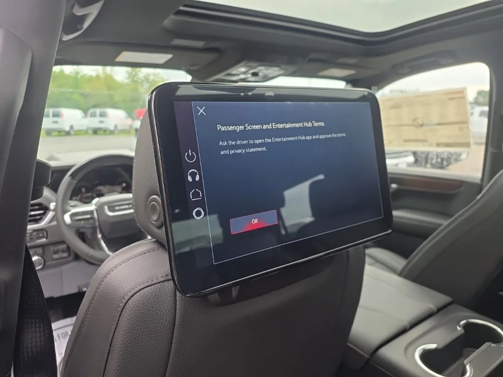 2026 GMC Yukon Denali - Photo 31