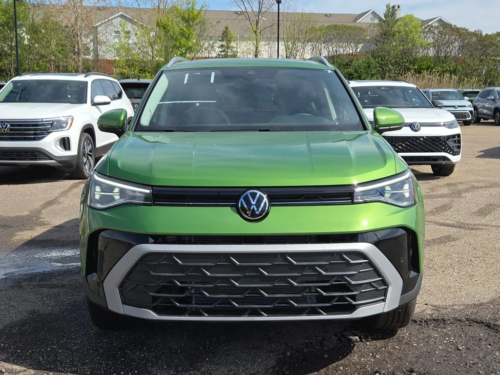 New 2026 Bright Moss Green Metallic Volkswagen 1.5T SE image 2