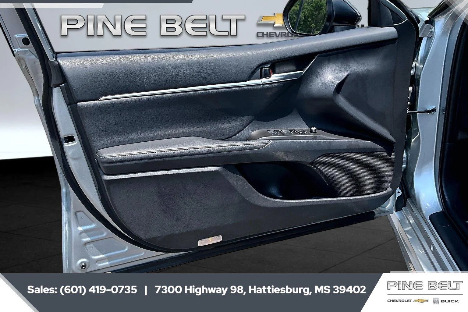 Used 2023 Celestial Silver Metallic/Midnight Black Metallic Toyota XSE image 17