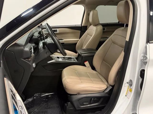 Used 2021 White Ford Limited image 14