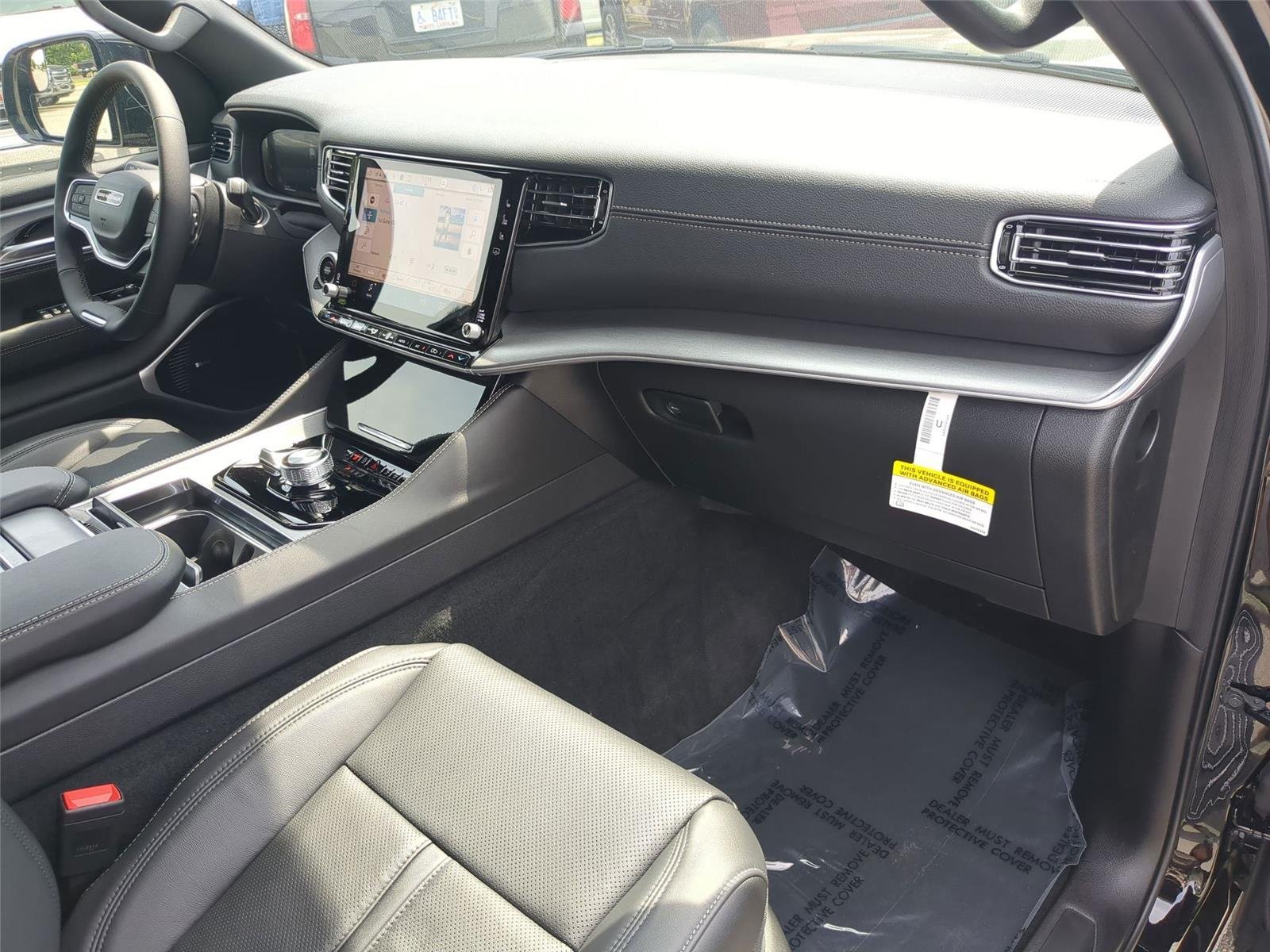 New 2026 High Gloss Black Exterior Paint Jeep Limited Altitude image 34