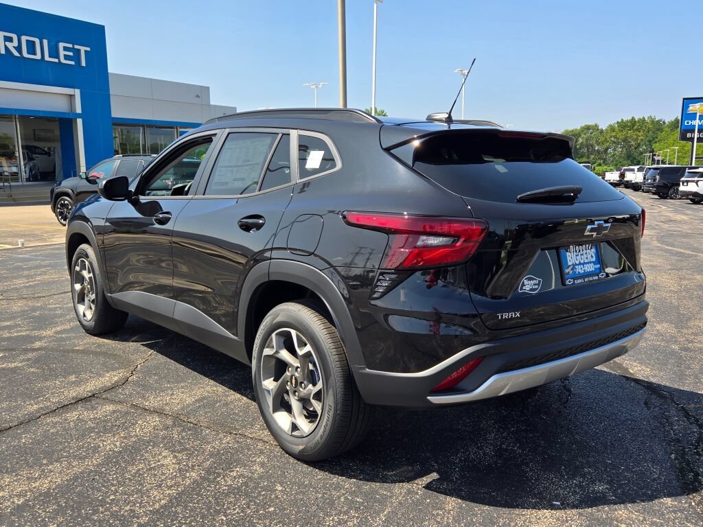 2026 Chevrolet Trax LT - Photo 12