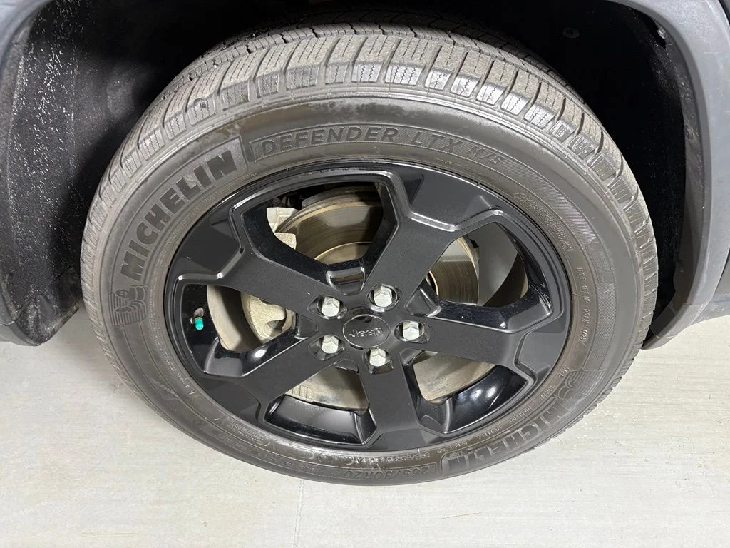 Used 2019 Black Jeep Laredo image 14
