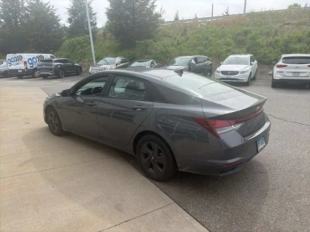 Used 2023 Gray Hyundai SEL image 4