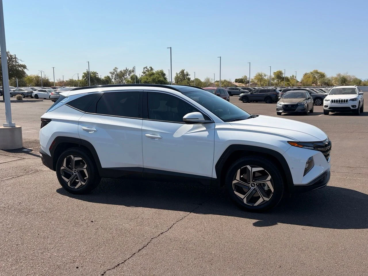 Used 2022 Quartz White Hyundai Limited image 7