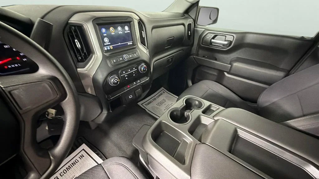 Used 2019 CAJUN RED TINTCOAT Chevrolet Custom image 19