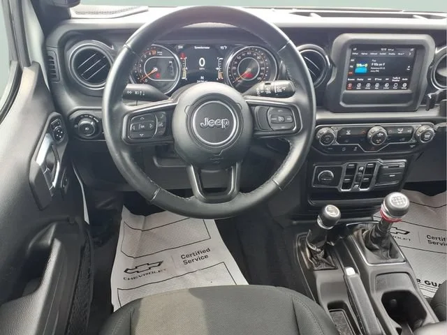 Used 2022  Jeep Unlimited Sport Altitude image 5