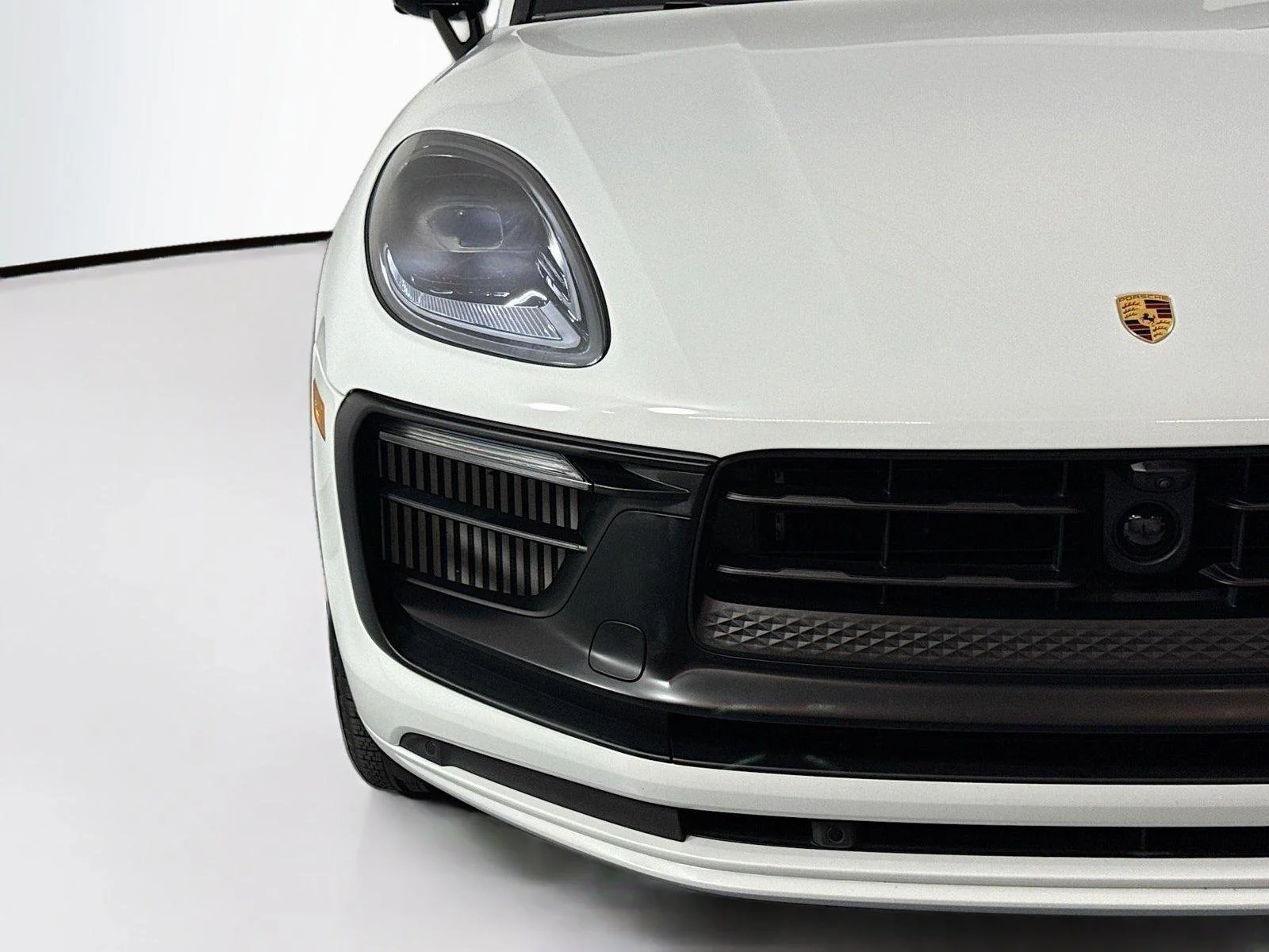 New 2025 Carrara White Metallic Porsche GTS image 27