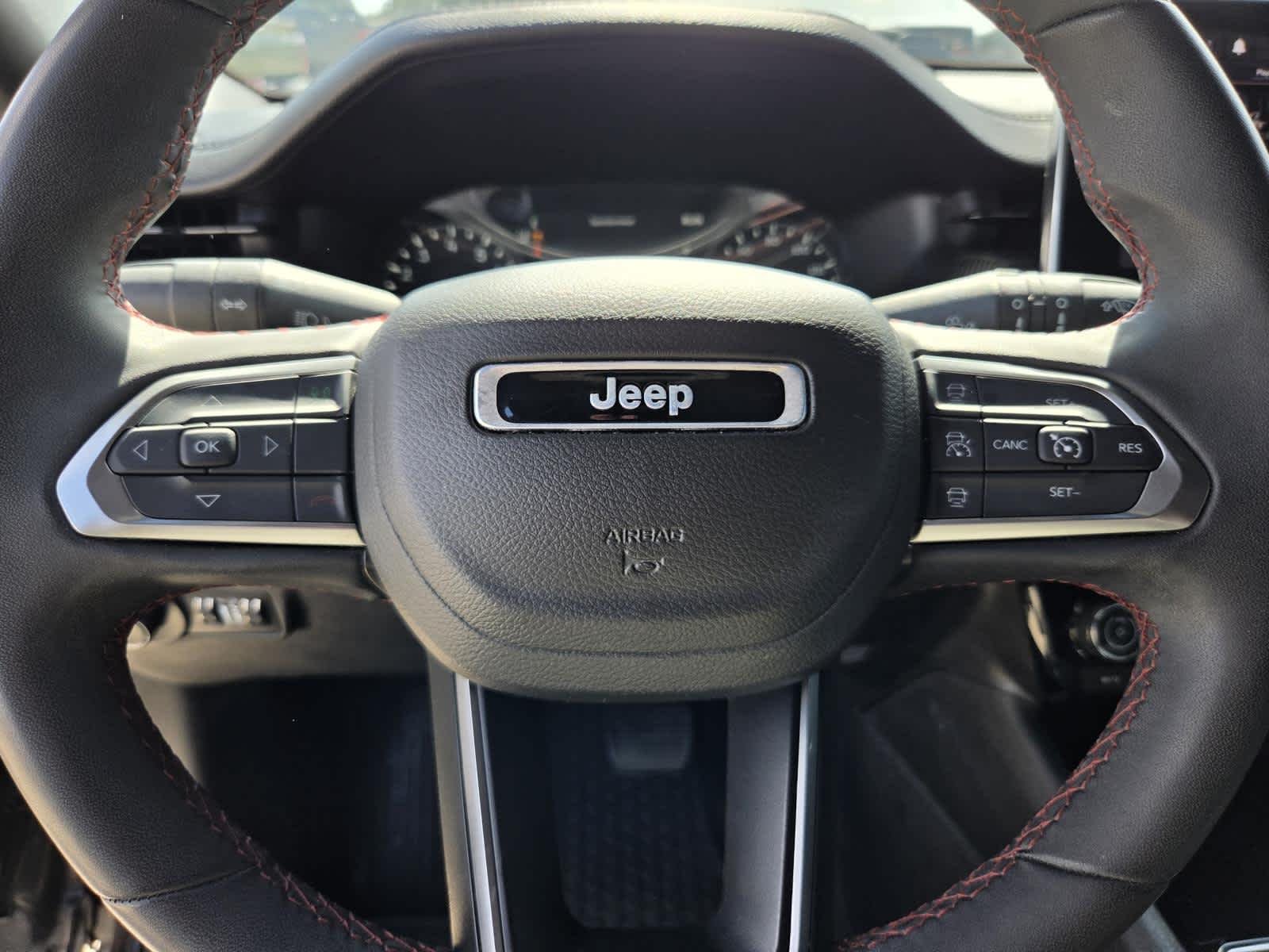 Used 2023 Granite Crystal Metallic Clearcoat Jeep Trailhawk image 18