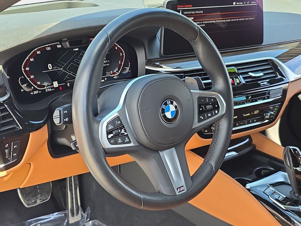 Used 2023 Red BMW 540i image 19