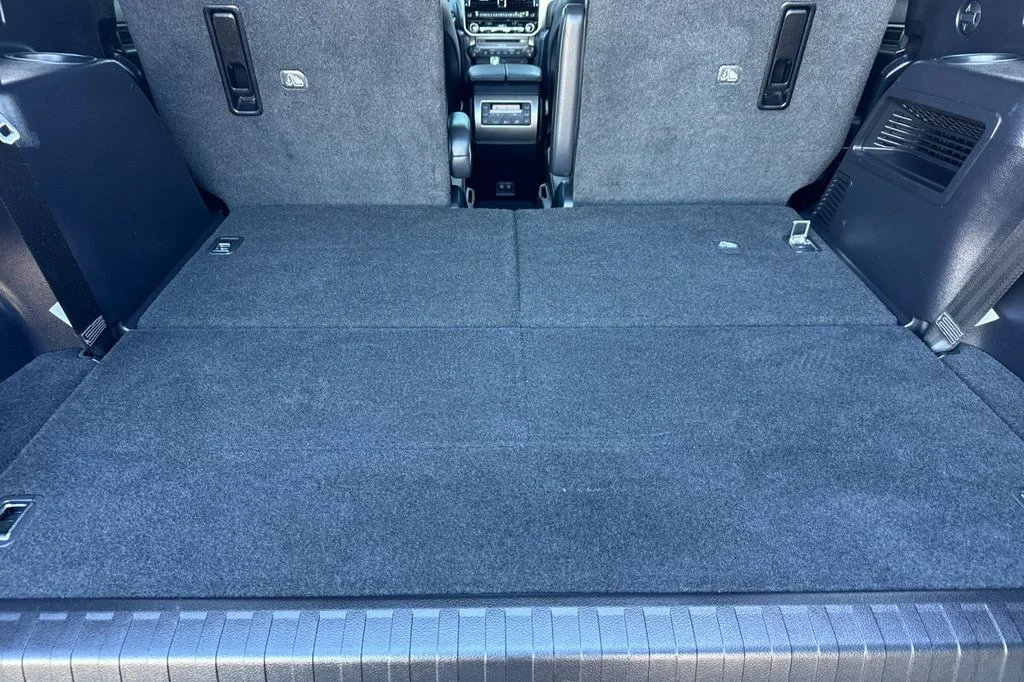 Used 2023 Black Lexus 460 Luxury image 18