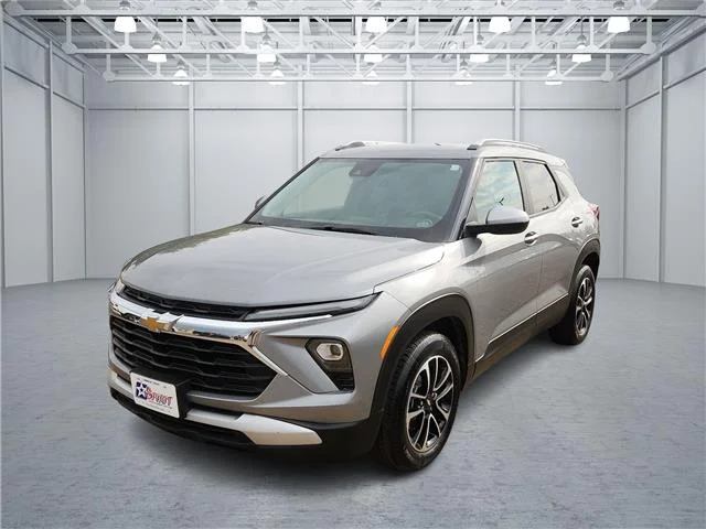 Used 2025 Gray Chevrolet LT Front-Wheel Drive image 1