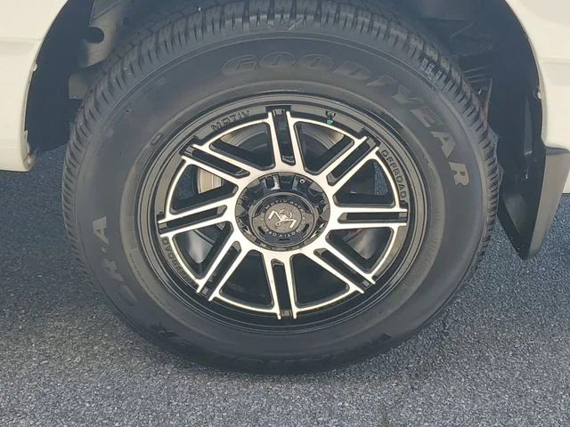 Used 2019 White Nissan SV image 32
