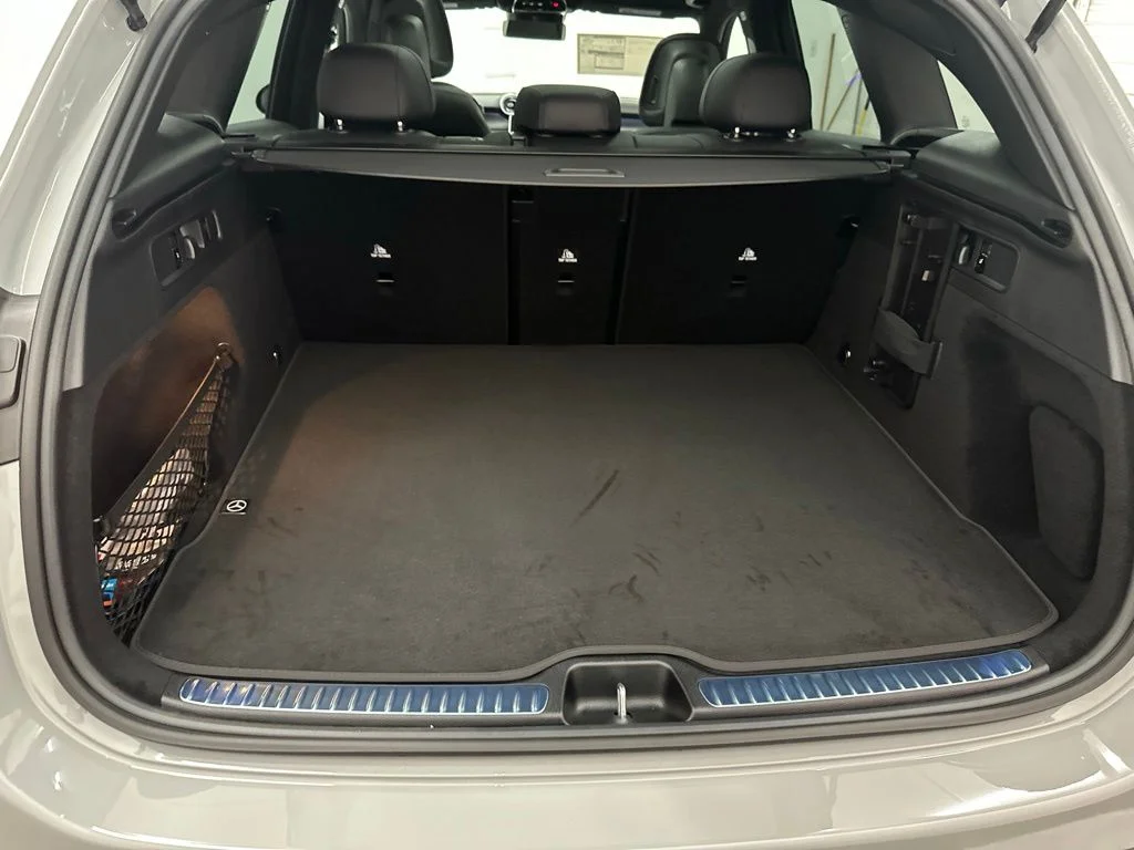 New 2027 White Mercedes-Benz GLC 300 image 27