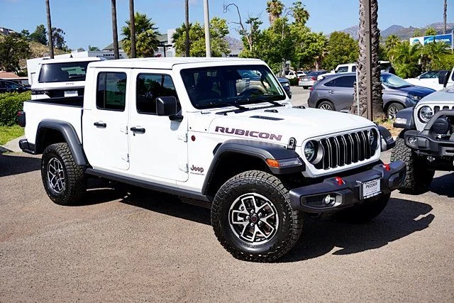 New 2026 Bright White Clear-Coat Exterior Paint Jeep Rubicon image 3