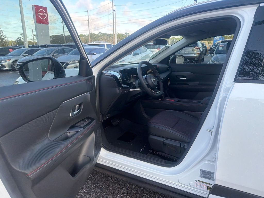 New 2026 Nissan Kicks SR 4D Sport Utility