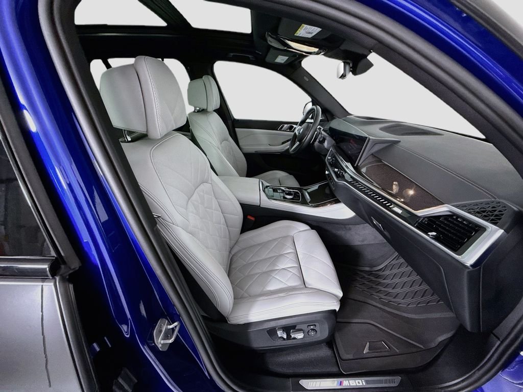Used 2025 Blue Metallic BMW M60i image 21