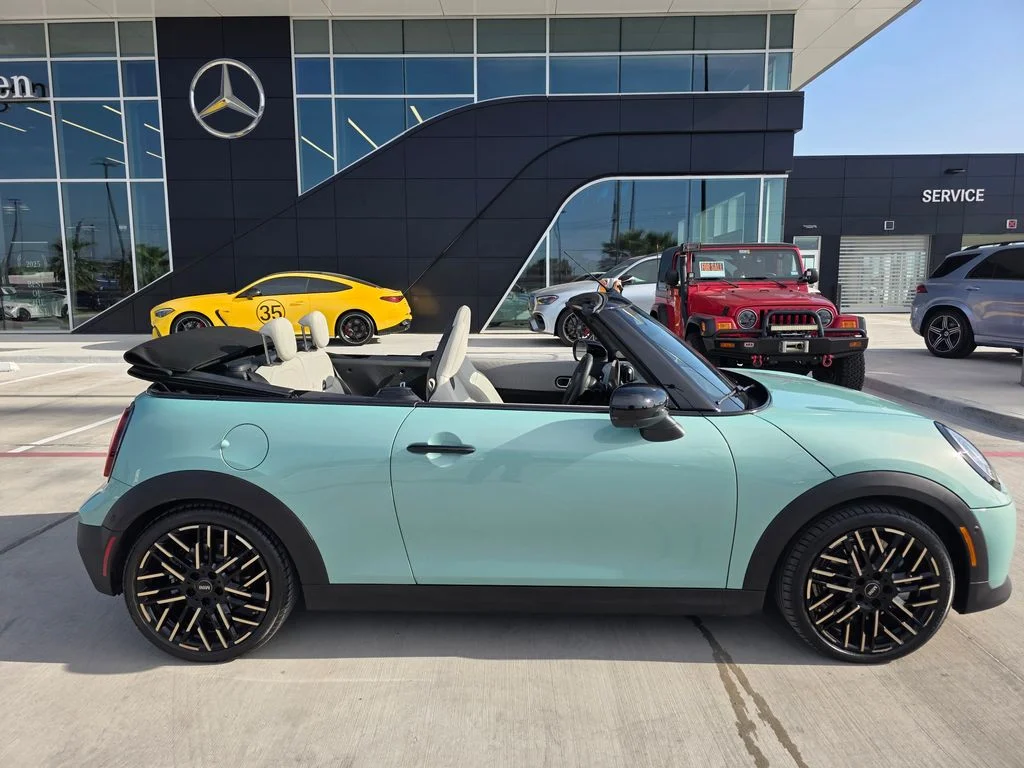Used 2026 Green MINI Base image 10