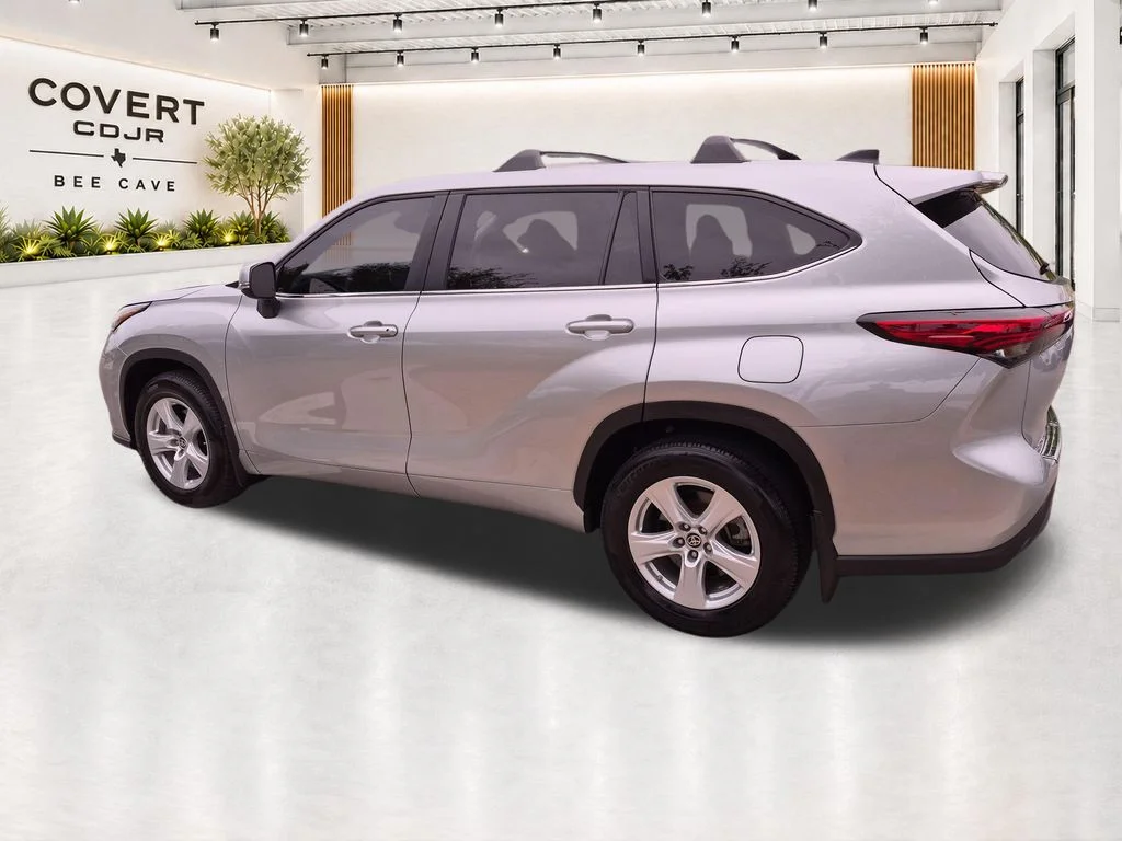 Used 2023 Silver Toyota L image 8