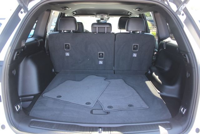 Used 2024 White Jeep Limited image 28