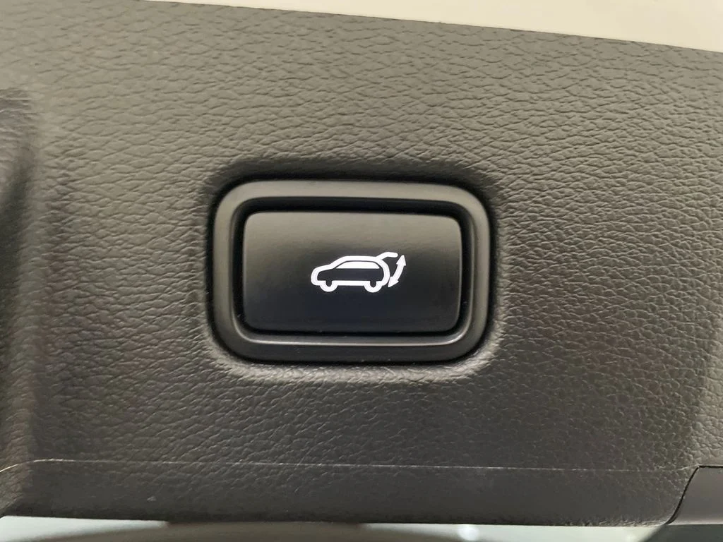 Used 2022 Glacial White Pearl Kia EX image 9