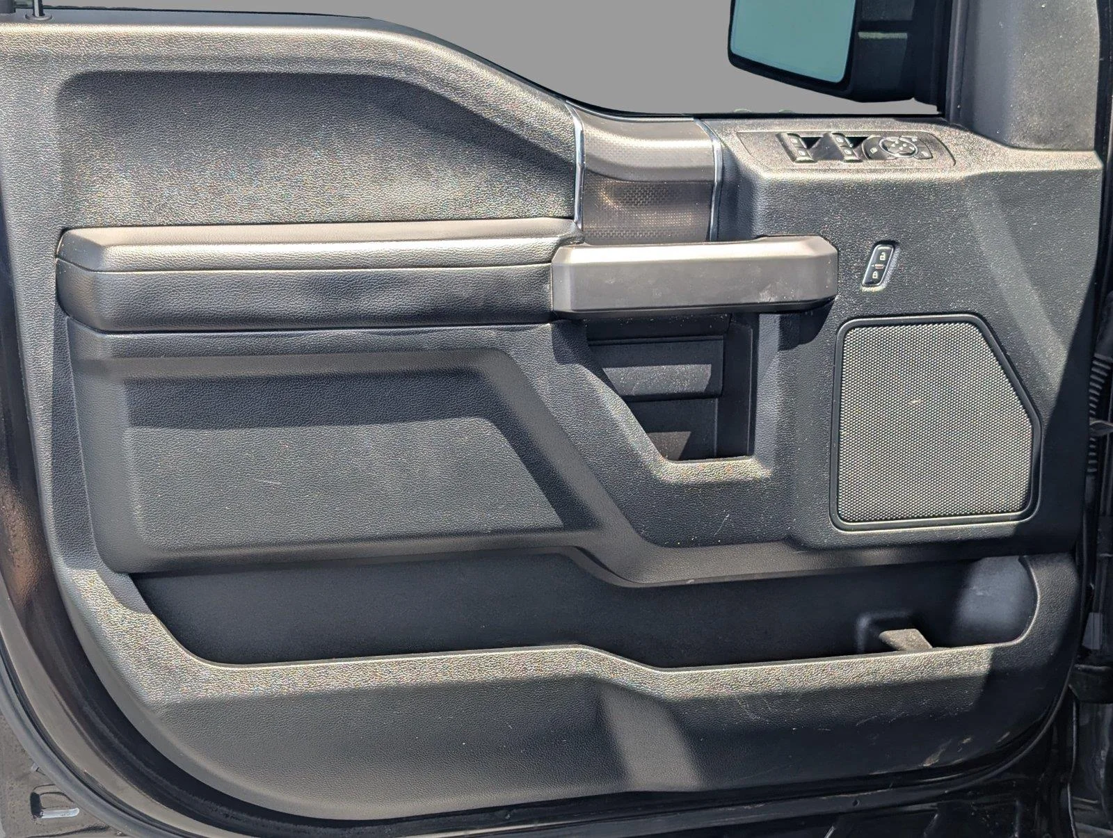 Used 2016 Shadow Black Ford XLT image 13