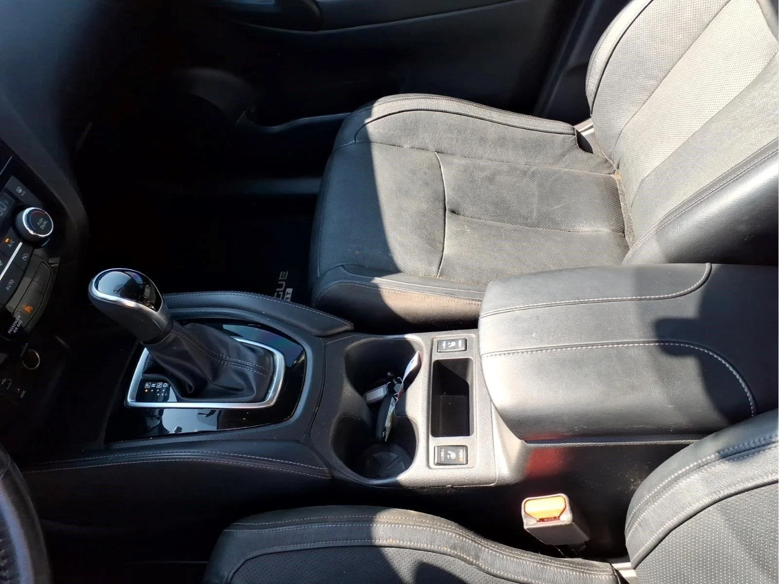 Used 2017 Magnetic Black Nissan SL image 22