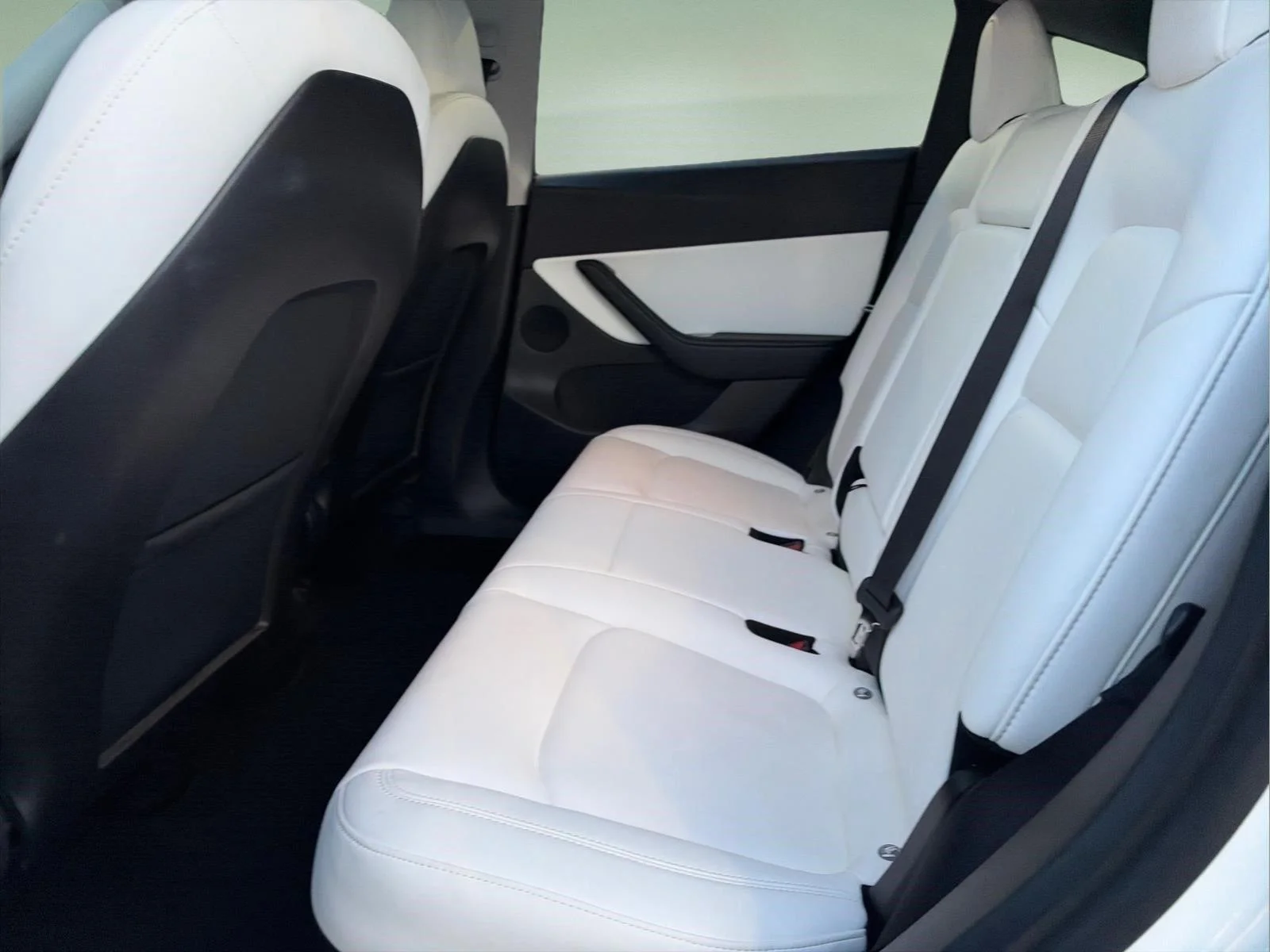 Used 2020  Tesla Long Range image 22