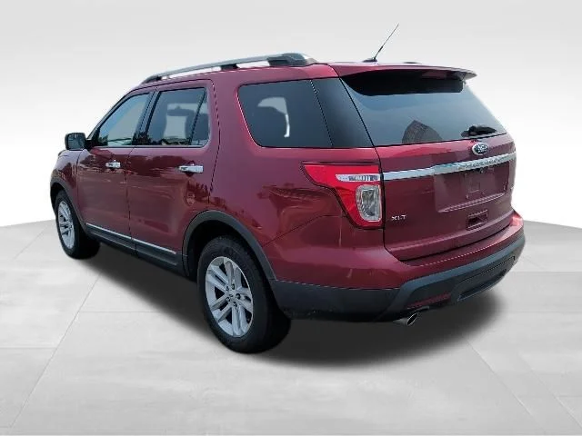 Used 2015 Red Ford XLT image 5