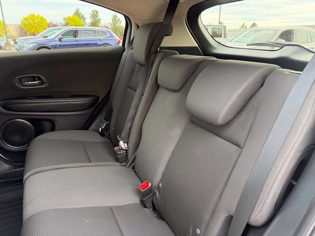 Used 2022 Platinum White Pearl Honda EX image 28