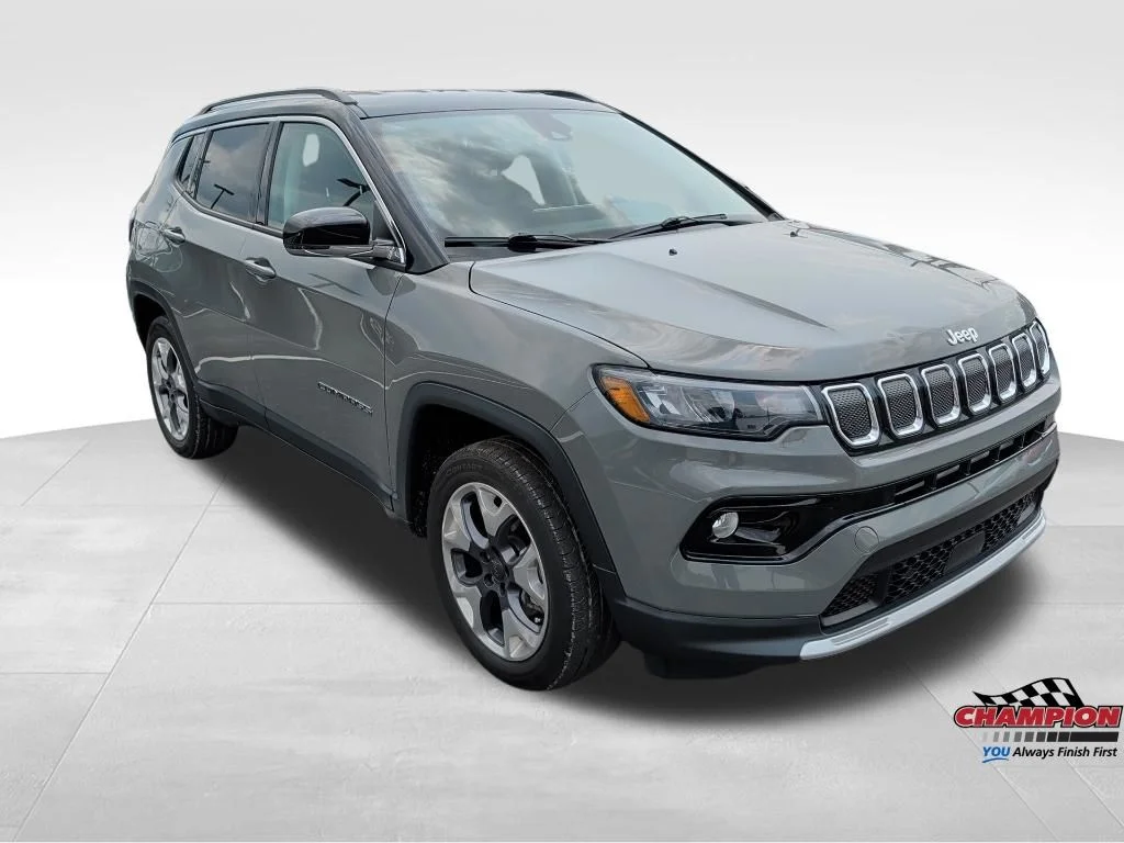 Used 2022 Gray Jeep Limited image 7
