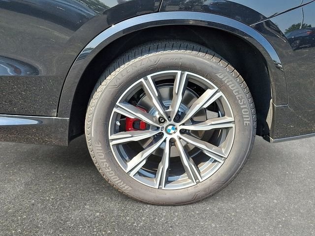 New 2026 Black Sapphire Metallic BMW xDrive40i image 8