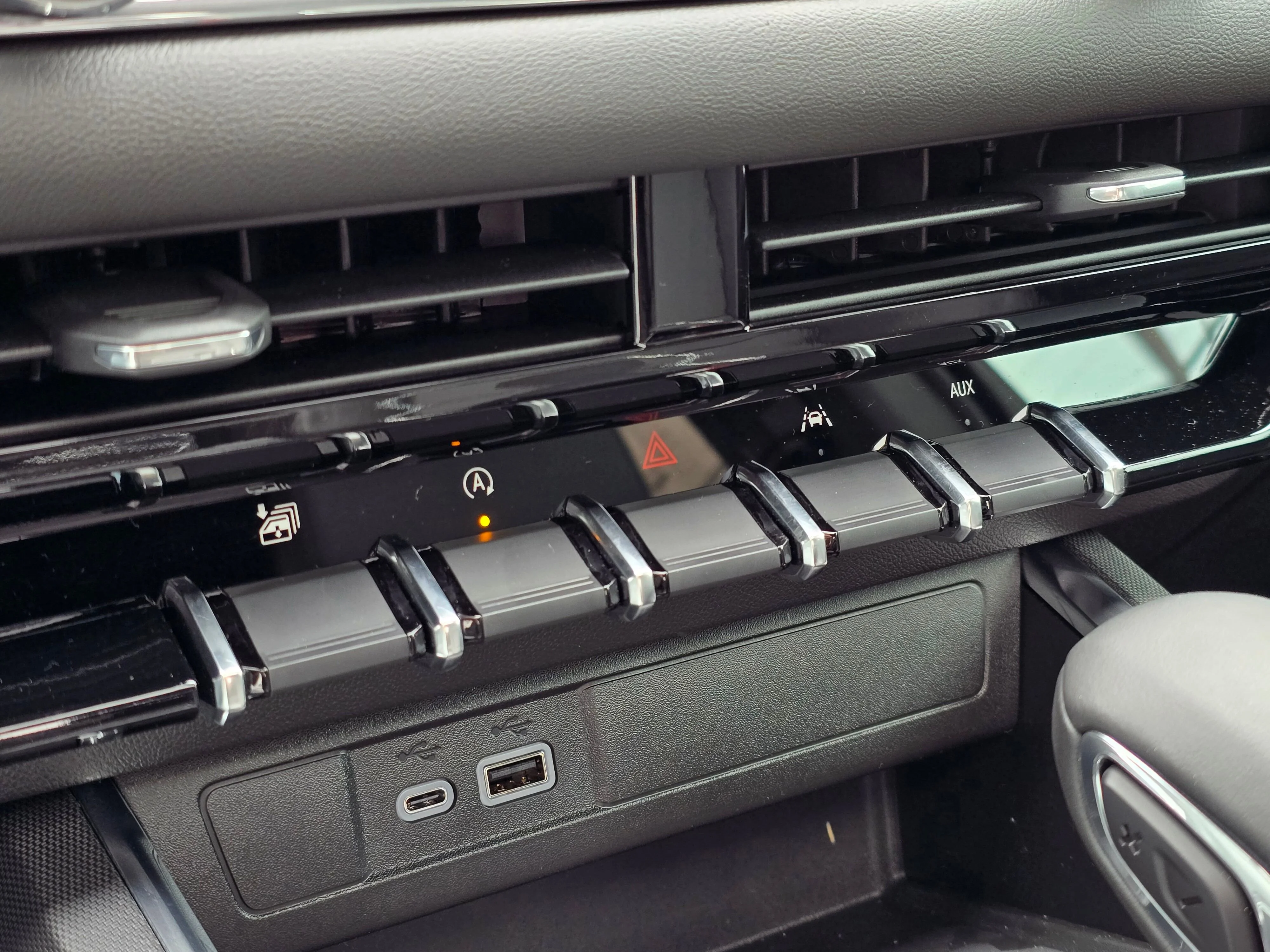 2026 GMC Canyon Elevation - Photo 23