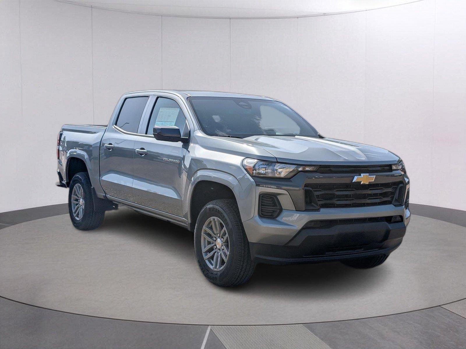 New 2026 Sterling Gray Metallic Chevrolet LT image 9