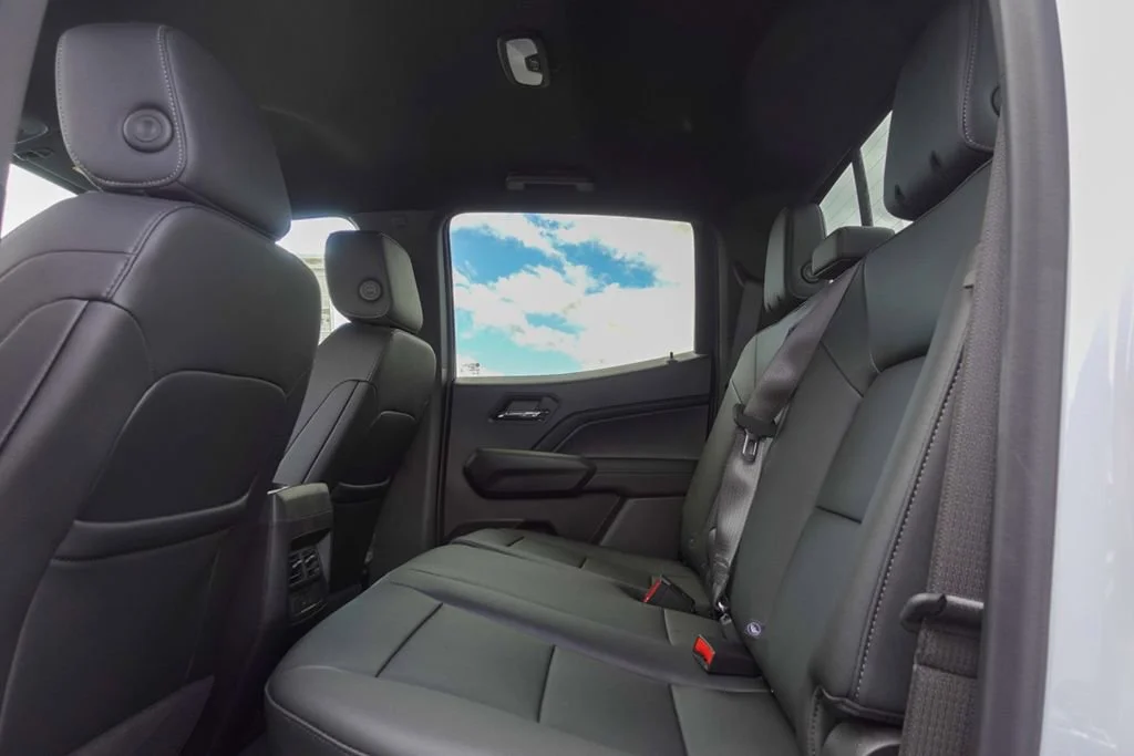 2025 Chevrolet Colorado LT - Photo 23