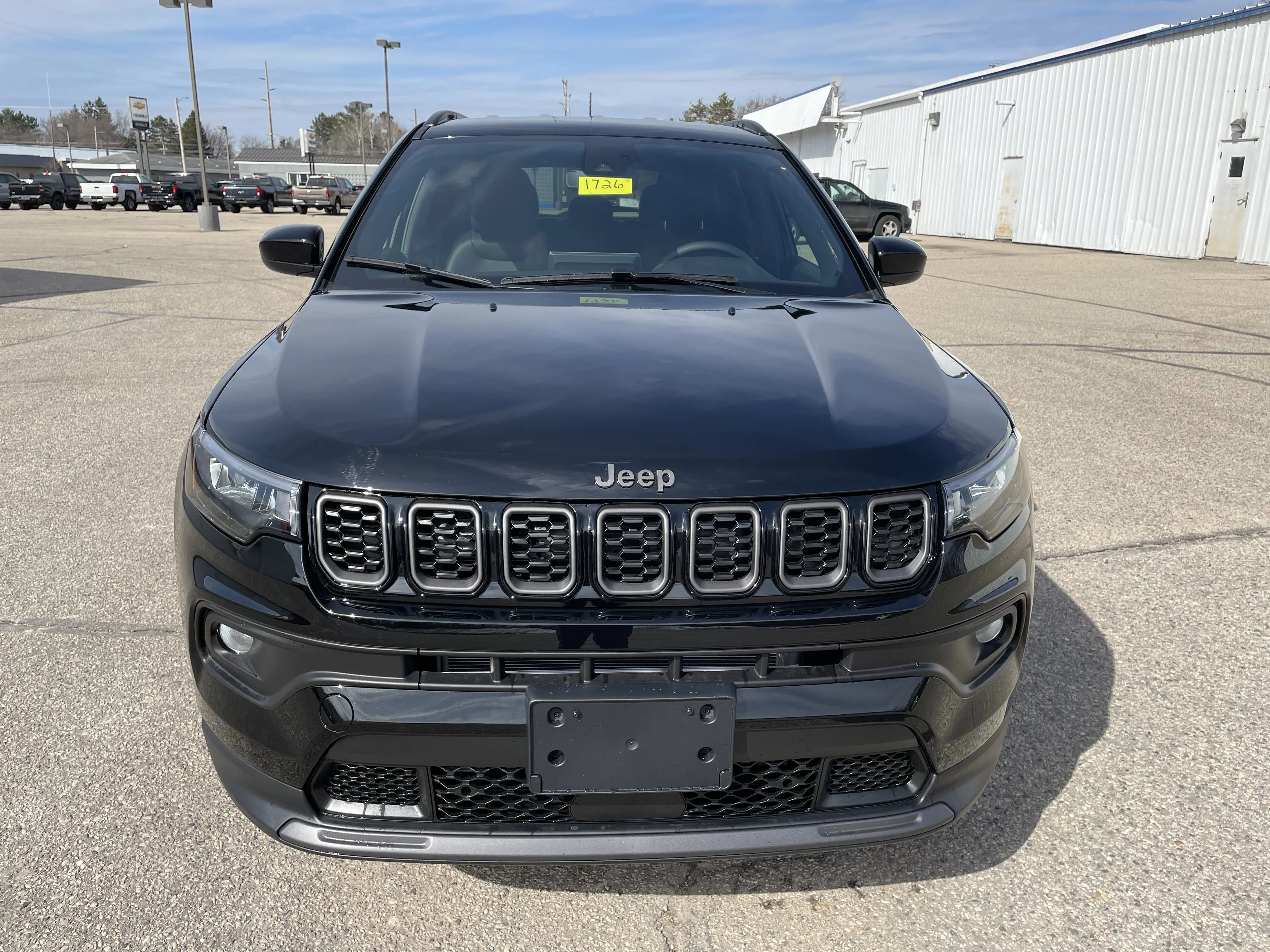 New 2026 Diamond Black Crystal Pearl-Coat Exterior Paint Jeep Latitude Altitude image 2