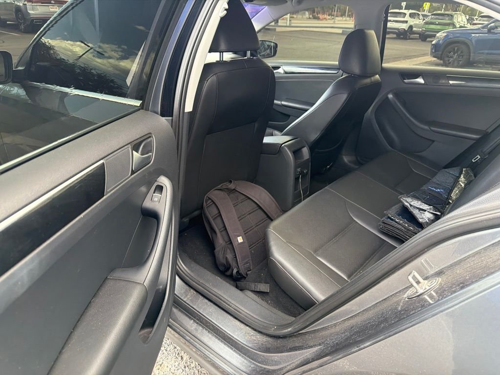 Used 2017  Volkswagen 1.8T SEL image 21