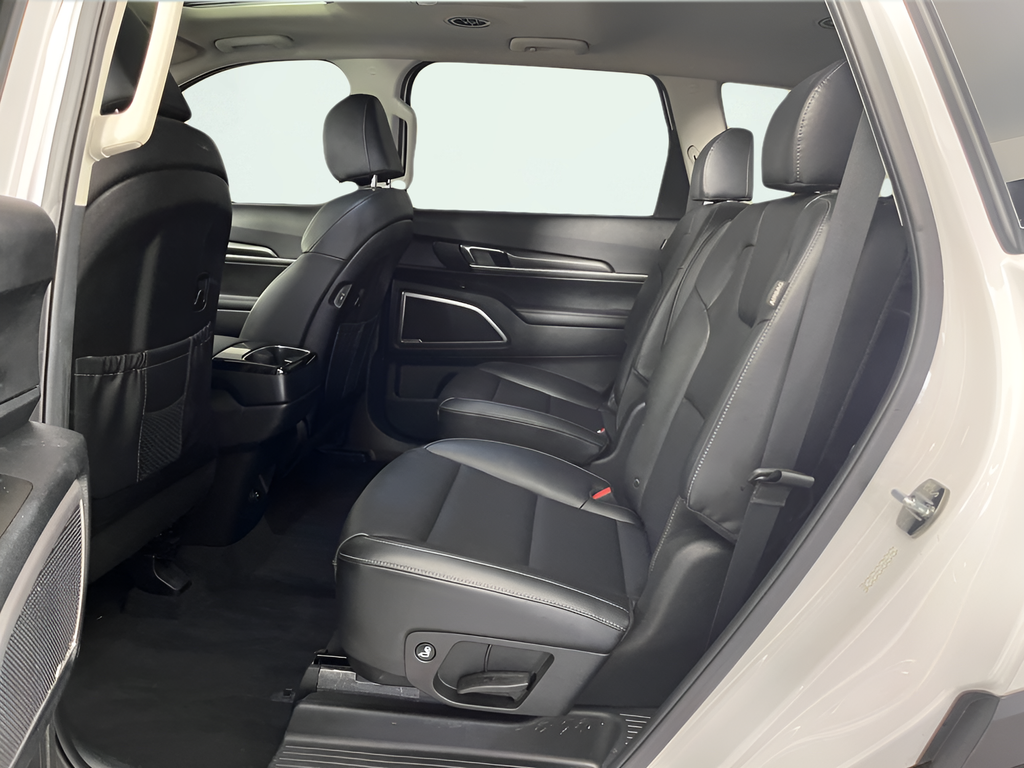 2024 Kia Telluride S - Photo 12