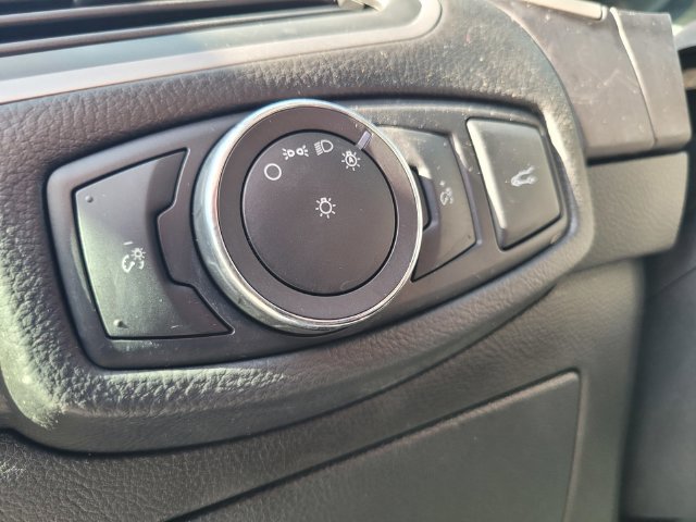 Used 2018 Blue Ford SEL image 19