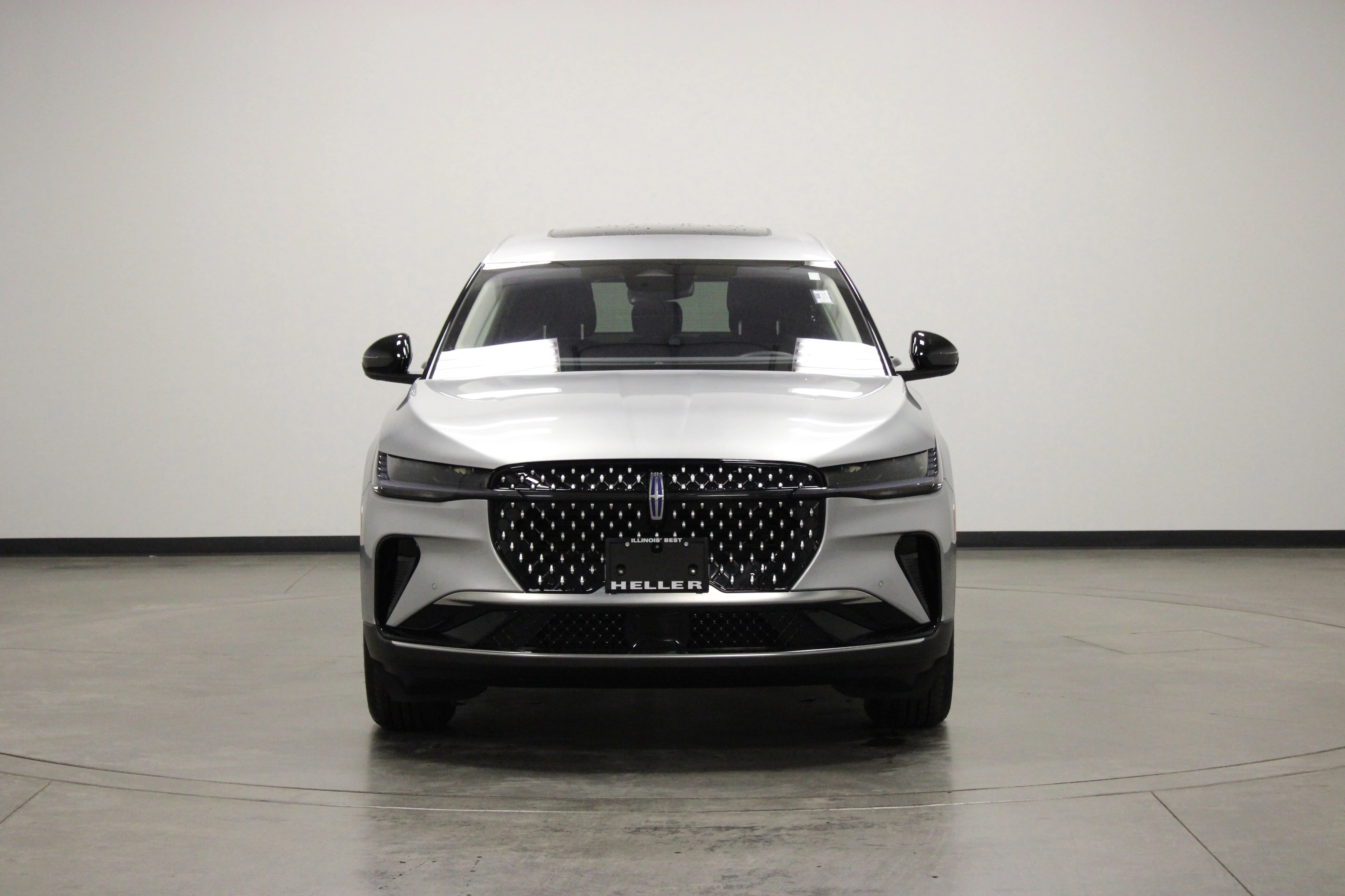 Used 2026 Radiance Metallic Lincoln Premiere image 3