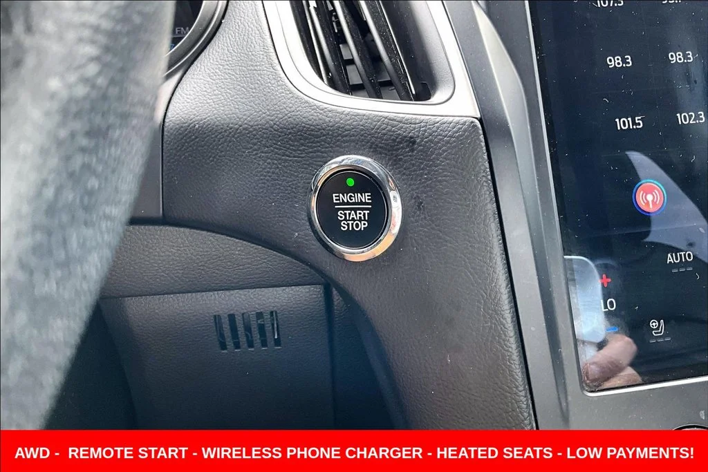 Used 2024 Silver Ford SEL image 19