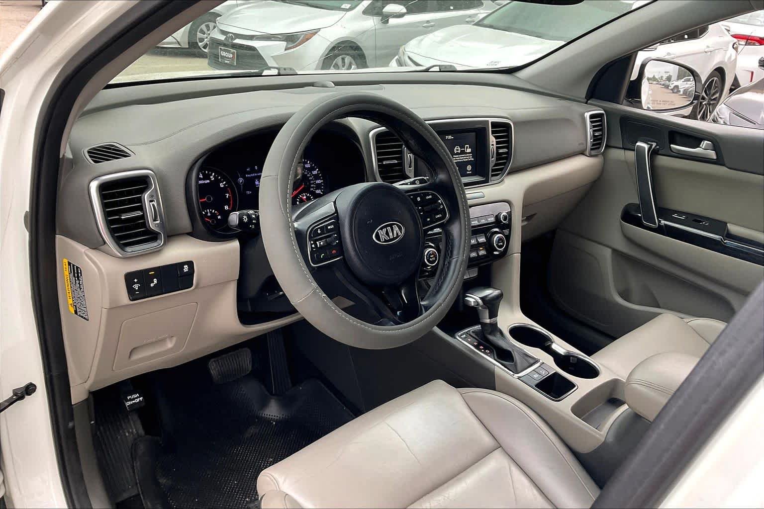 Used 2018 Snow White Pearl Kia EX image 17