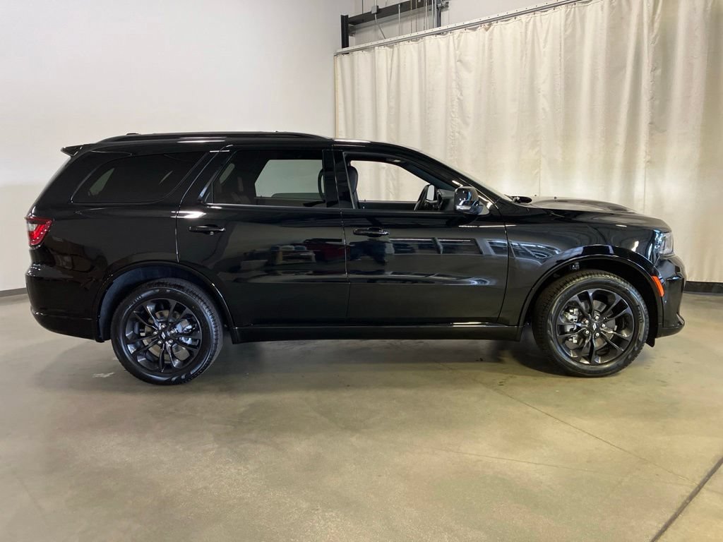 New 2026 Diamond Black Clear-Coat Exterior Paint Dodge GT Plus image 29