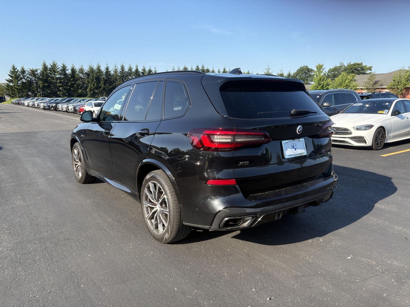Used 2022 Black Sapphire Metallic BMW M50i image 5