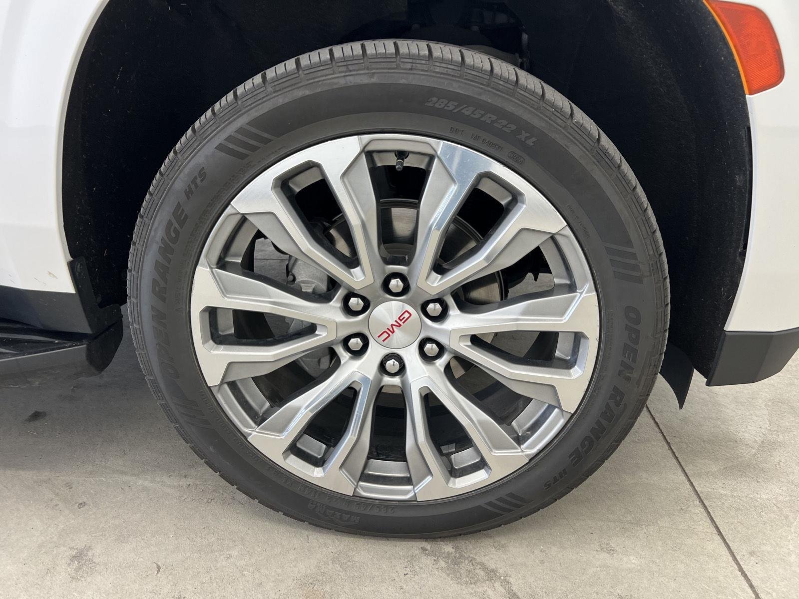 2023 GMC Yukon Denali - Photo 8