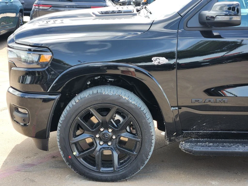 New 2026 Diamond Black Crystal Pearl-Coat Exterior Paint RAM Laramie image 6