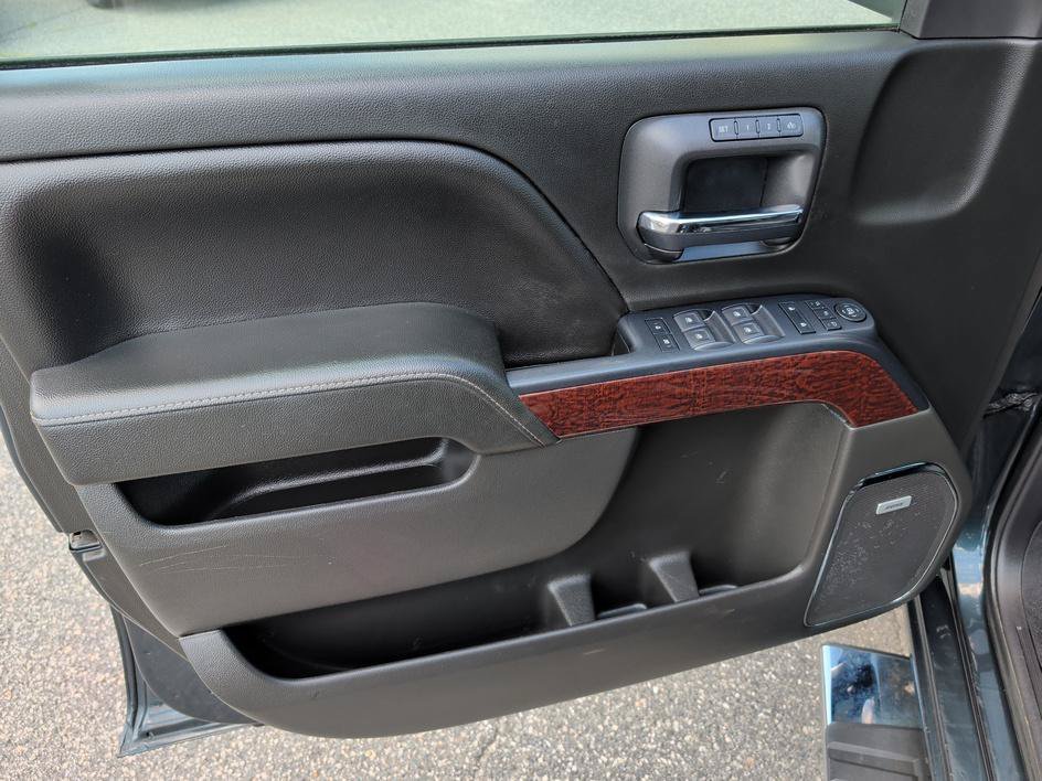 Used 2018 Dark Slate Metallic GMC SLT image 16