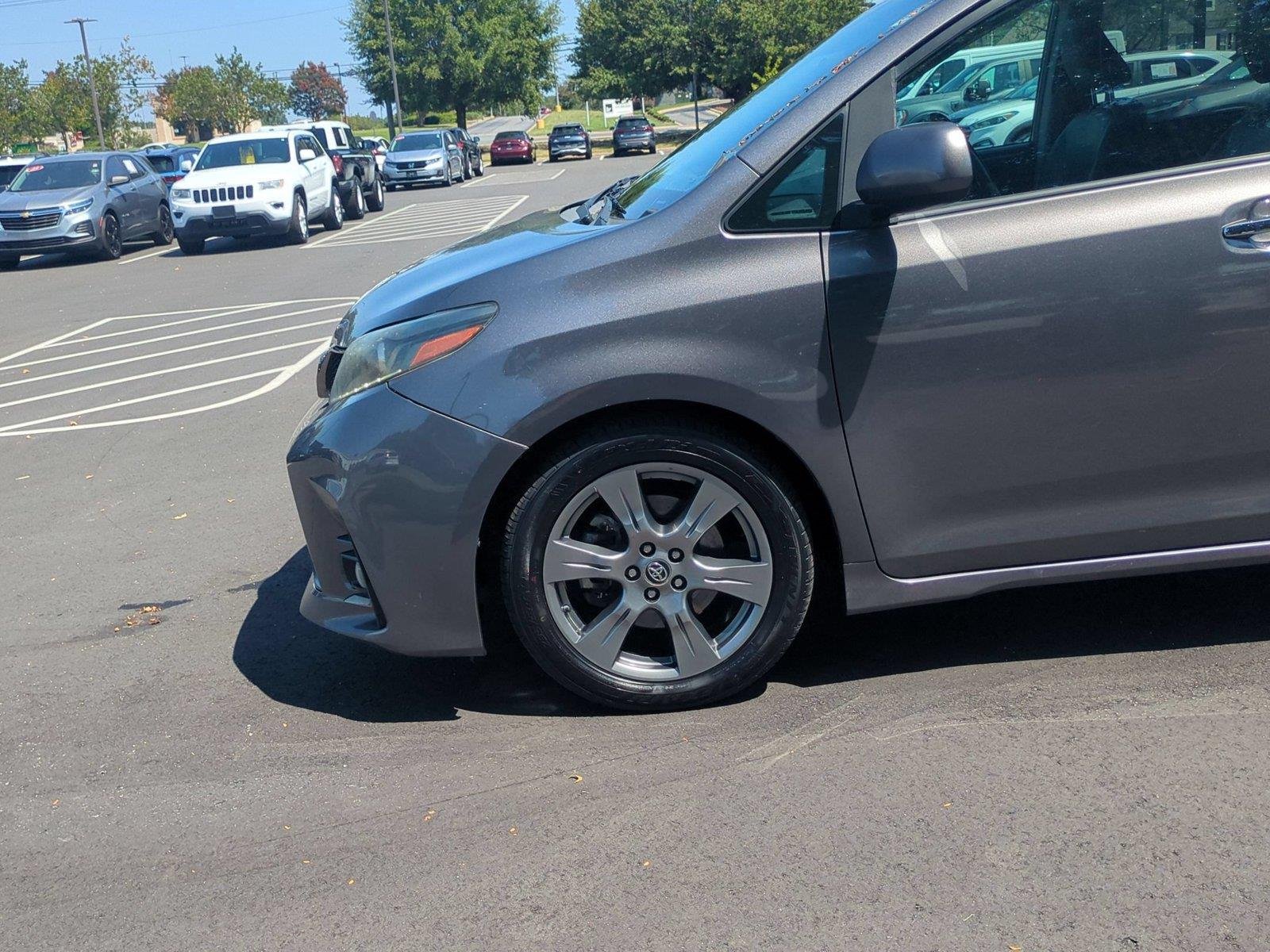 Used 2018  Toyota SE image 10