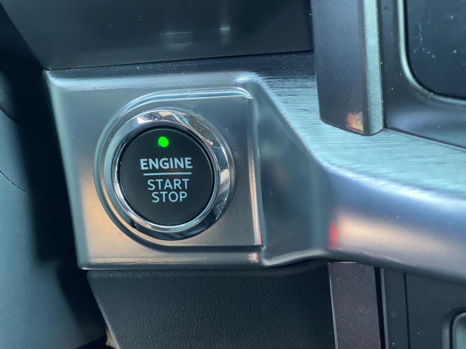Used 2023 Gray Metallic Ford Lariat image 24